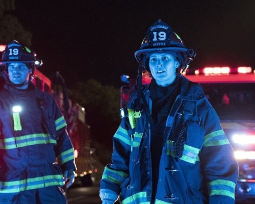 „Station 19” se aseamana cu serialul „Grey’s Anatomy”, doar ca este cu pompieri