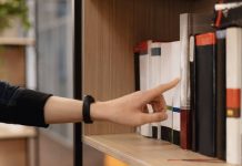 18 carti geniale de adaugat la lista de lecturi de vara