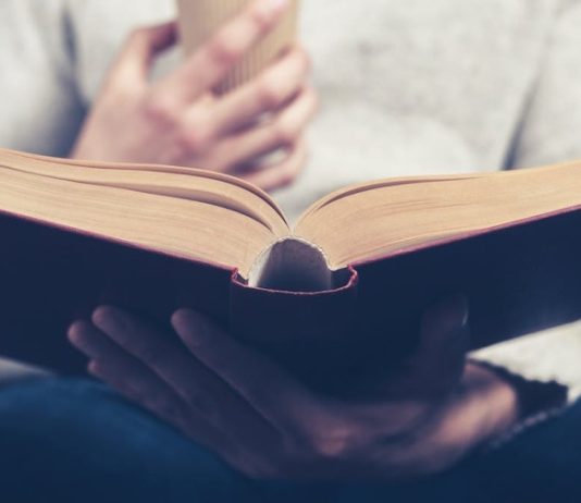 De ce citirea cartilor este buna pentru societate, bunastare si cariera ta