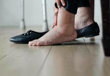 Picioare umflate: 5 remedii pentru a rezolva rapid aceasta problema