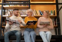 Cum să începi un club de carte de succes